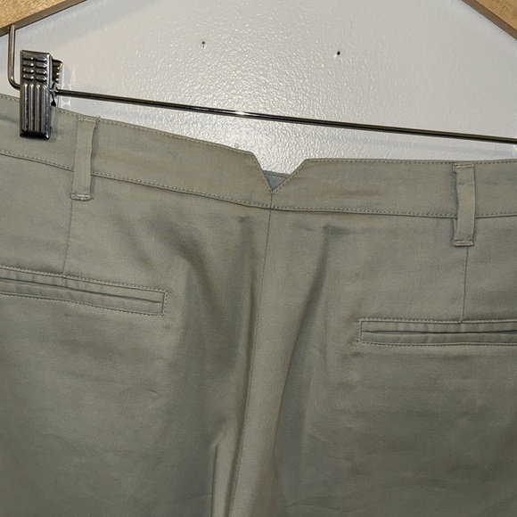 CYBER WEEK SALE | Men’s Giorgio Armani High Rise Khaki Straight - Picture 8 of 9